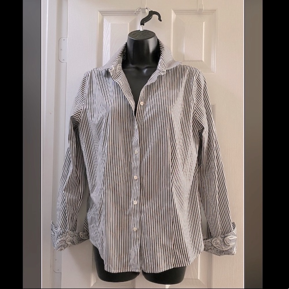 🍂2/$15 Talbots Button Down Shirt, Size 8